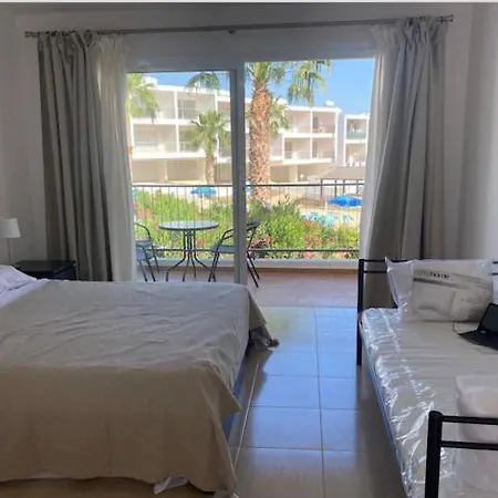 Cyprus With Pool Near *