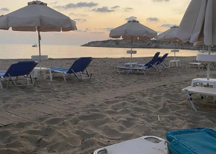 アパート Cyprus With Pool Near