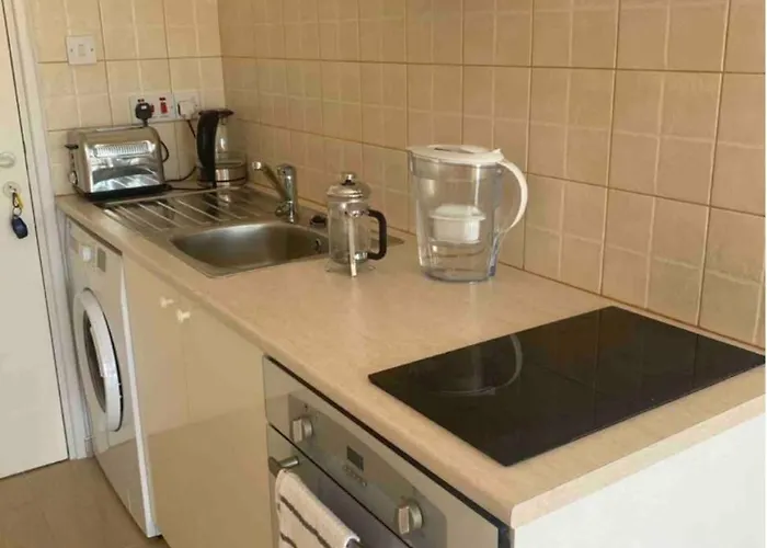 アパート Cyprus With Pool Near *