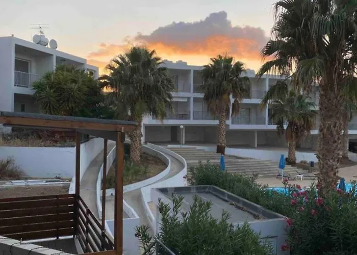 Cyprus With Pool Near アパート ペイヤ