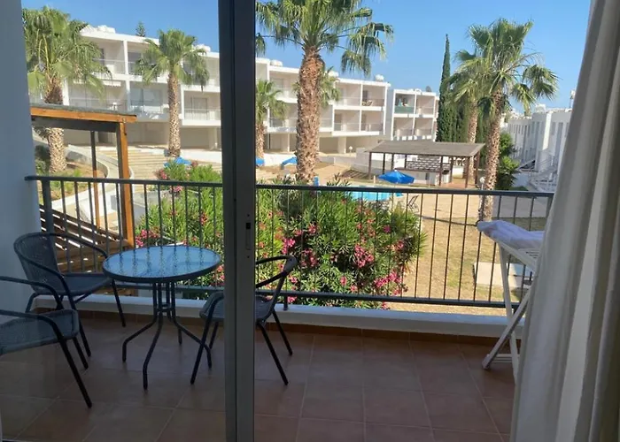 Cyprus With Pool Near アパート *